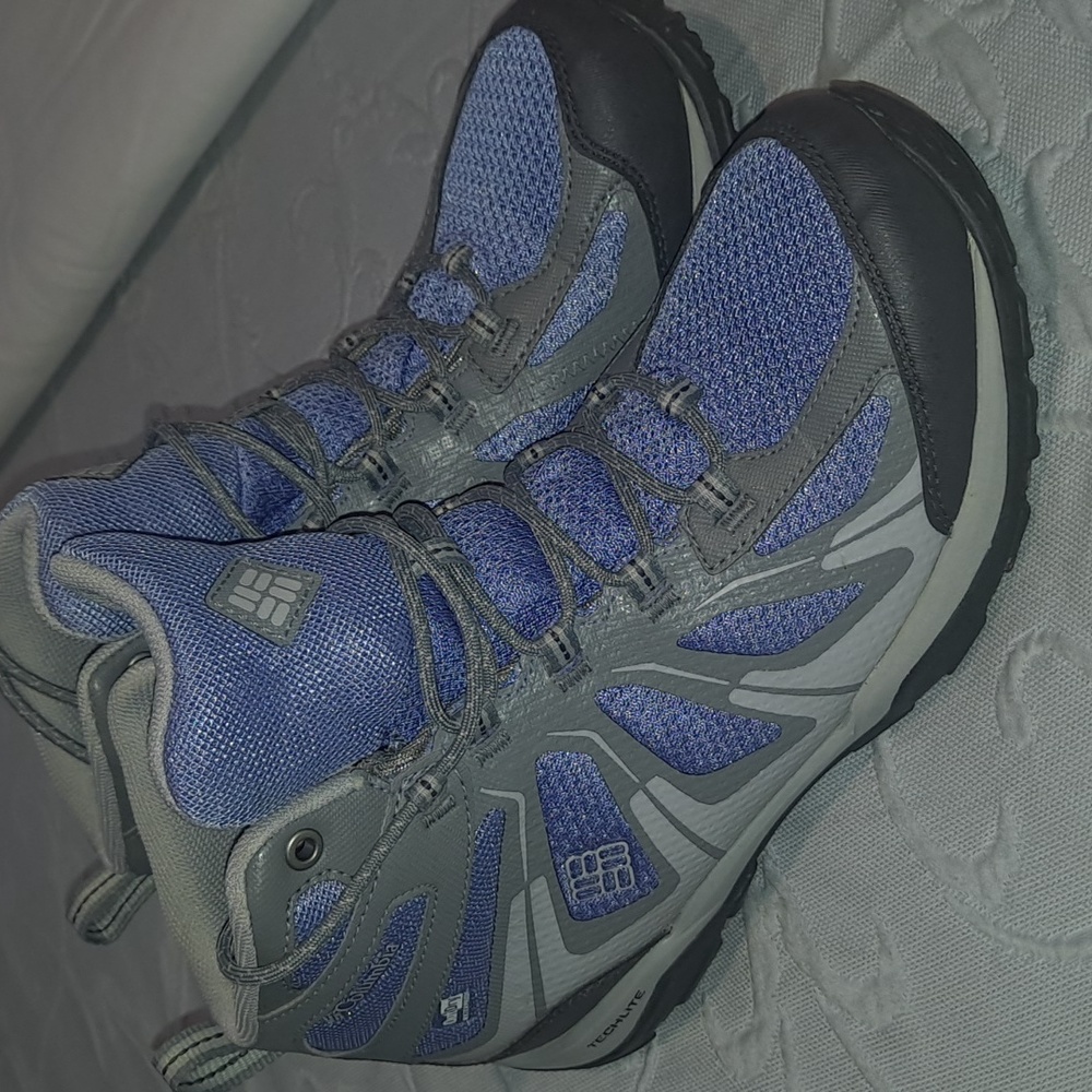 Columbia Techlite waterproof outdry  shoes size 8